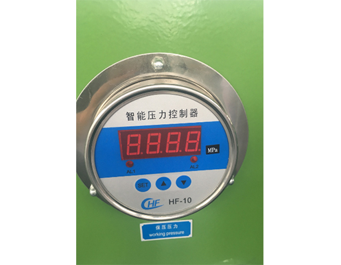 Intelligent control pressure gauge